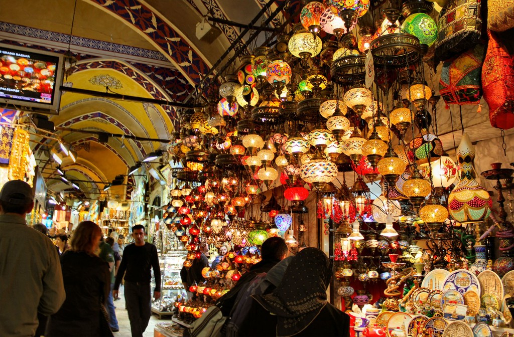 45-istanbul-grand-bazaar-glass-lamps1