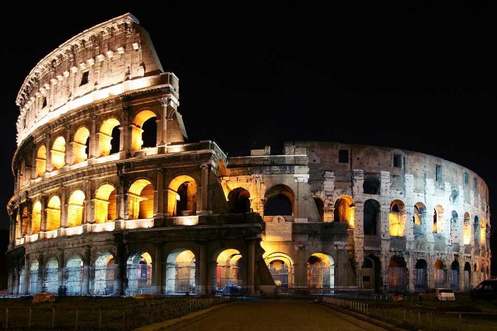 Colosseum-at-night