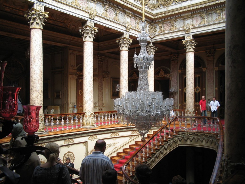 Dolmabahce_Baccarat_bannister