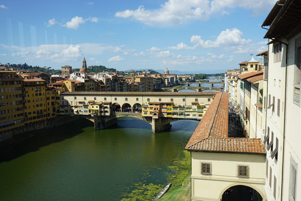 El Ponte Vechio desde la Galería Uffizi 